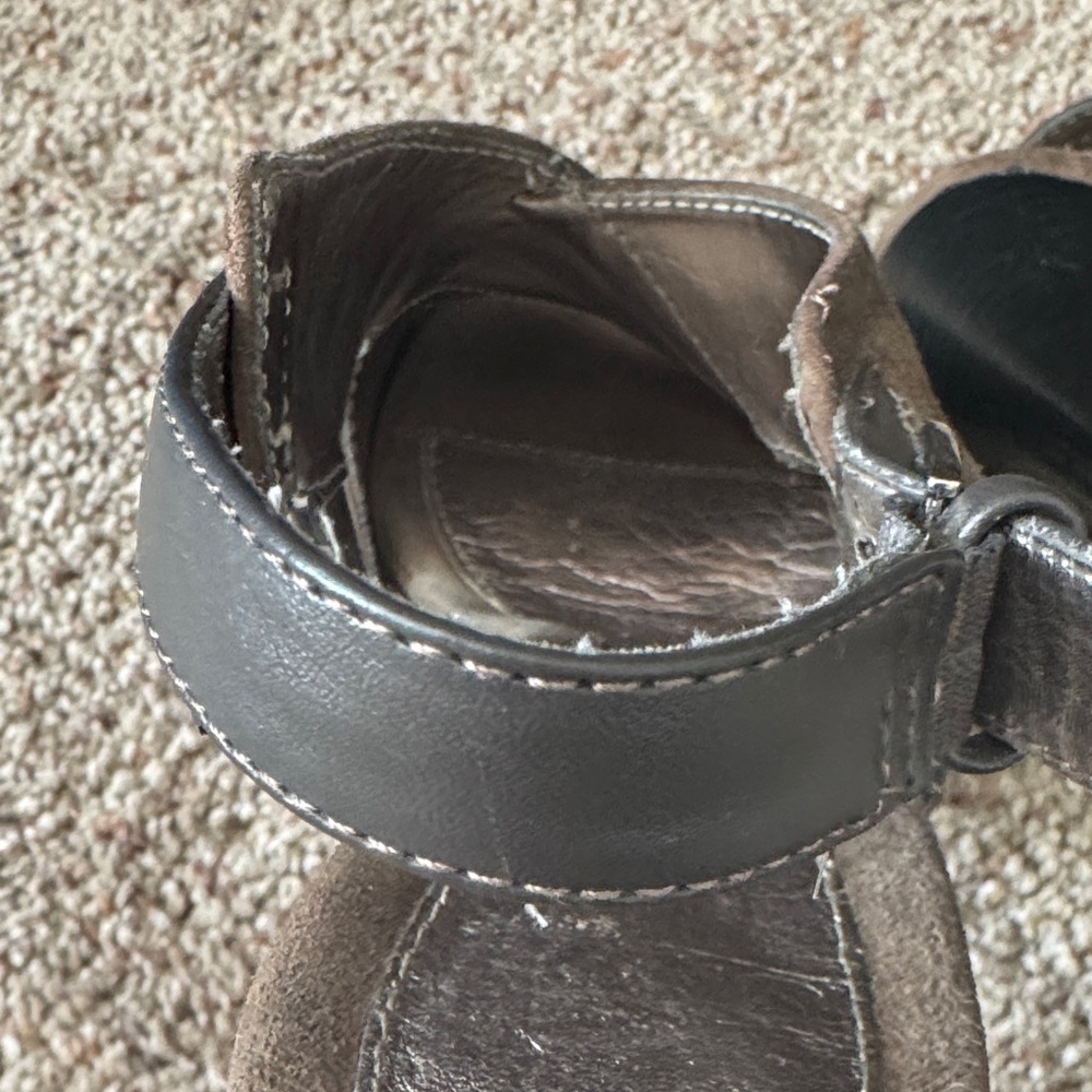 Sofft Brown Suede Women's Heels - Picture 12 of 15